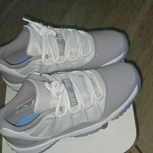 Meet your Posher, Mr Fields